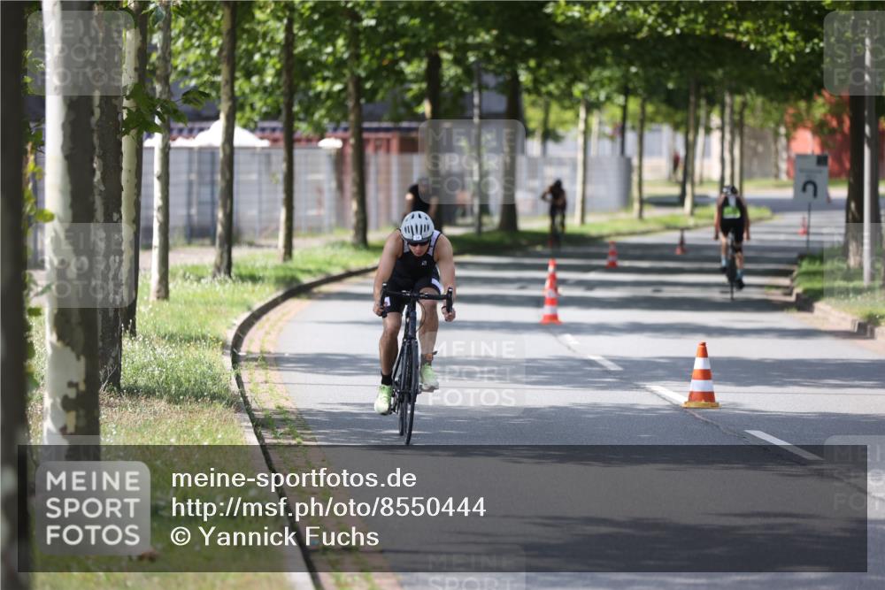 10.08.2025 - GEWOBA Citytriathlon Bremen Yannick Fuchs http://msf.ph/oto/8550444 10.08.2025 14:13:33 Radfahren 14, 26, 44, 104, 112, 175 meine-sportfotos.de