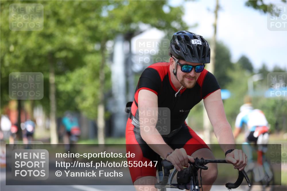 10.08.2025 - GEWOBA Citytriathlon Bremen Yannick Fuchs http://msf.ph/oto/8550447 10.08.2025 12:23:27 Radfahren 589, 606, 638, 696, 740, 754, 802, 921, 934, 945, 953, 983 meine-sportfotos.de