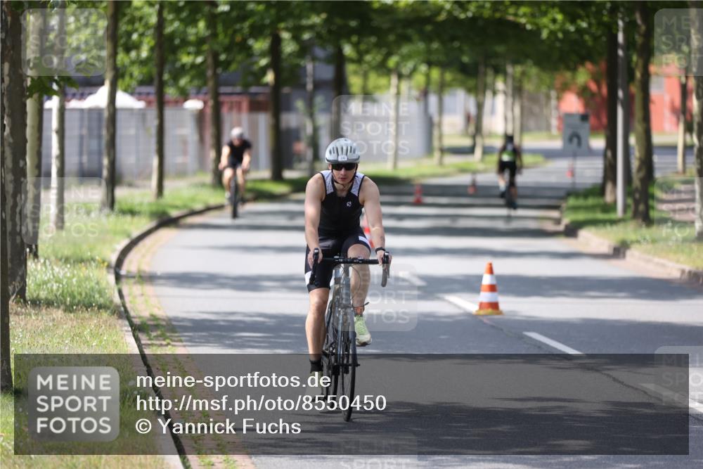 10.08.2025 - GEWOBA Citytriathlon Bremen Yannick Fuchs http://msf.ph/oto/8550450 10.08.2025 14:13:34 Radfahren 14, 26, 44, 104, 112, 175 meine-sportfotos.de