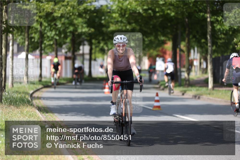 10.08.2025 - GEWOBA Citytriathlon Bremen Yannick Fuchs http://msf.ph/oto/8550451 10.08.2025 12:23:34 Radfahren 696, 754, 797, 802, 831, 945, 953, 983 meine-sportfotos.de