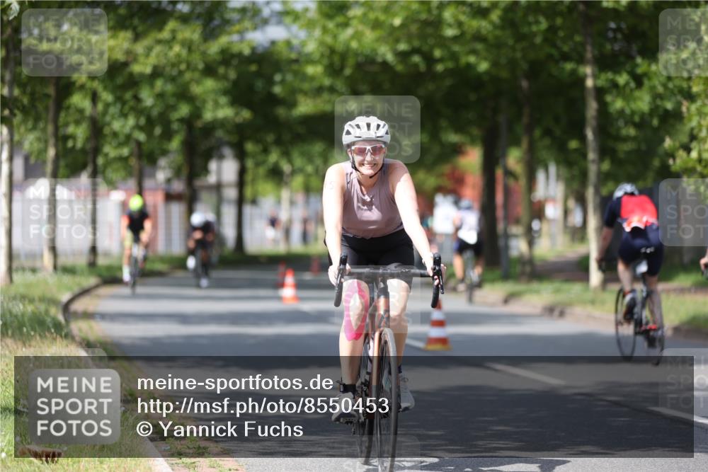 10.08.2025 - GEWOBA Citytriathlon Bremen Yannick Fuchs http://msf.ph/oto/8550453 10.08.2025 12:23:35 Radfahren 696, 746, 754, 797, 802, 831, 945, 953, 983 meine-sportfotos.de