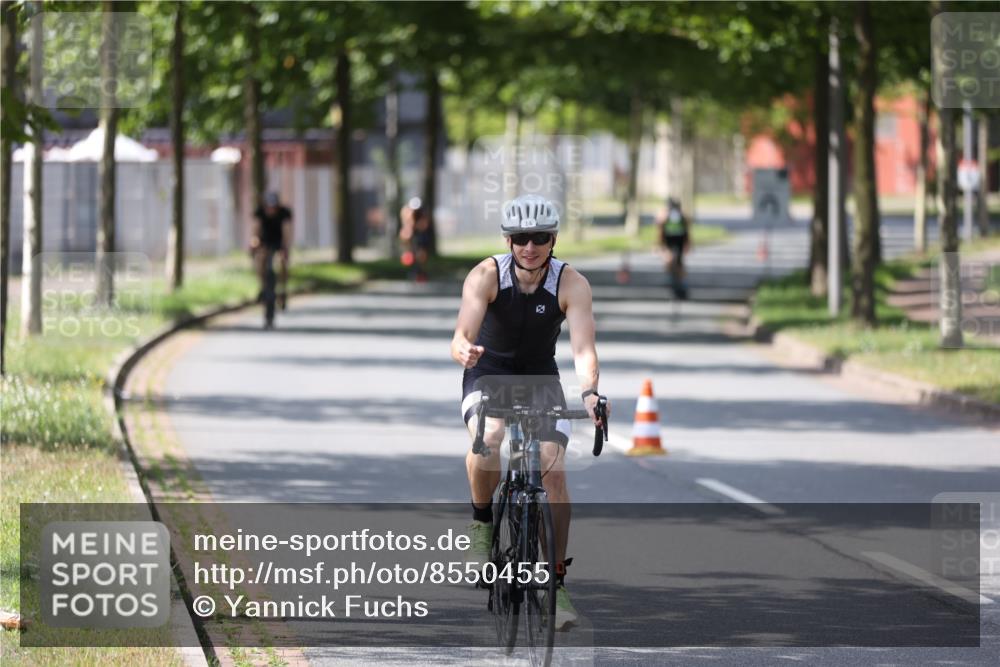 10.08.2025 - GEWOBA Citytriathlon Bremen Yannick Fuchs http://msf.ph/oto/8550455 10.08.2025 14:13:34 Radfahren 14, 26, 44, 104, 112, 175 meine-sportfotos.de