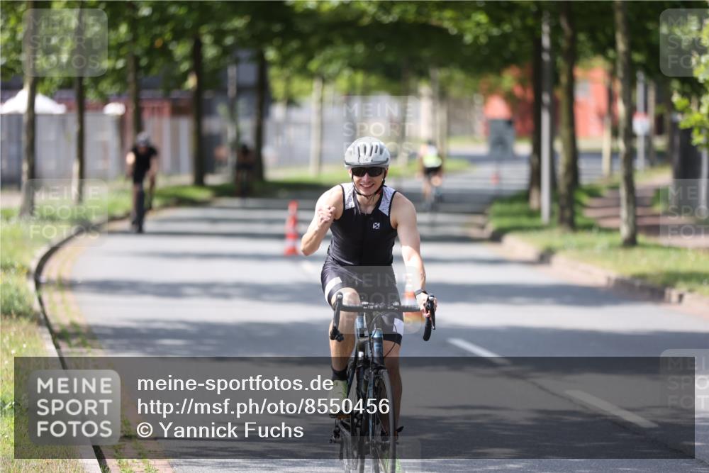 10.08.2025 - GEWOBA Citytriathlon Bremen Yannick Fuchs http://msf.ph/oto/8550456 10.08.2025 14:13:34 Radfahren 14, 26, 44, 104, 112, 175 meine-sportfotos.de