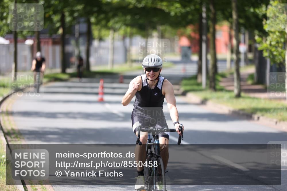 10.08.2025 - GEWOBA Citytriathlon Bremen Yannick Fuchs http://msf.ph/oto/8550458 10.08.2025 14:13:34 Radfahren 14, 26, 44, 104, 112, 175 meine-sportfotos.de