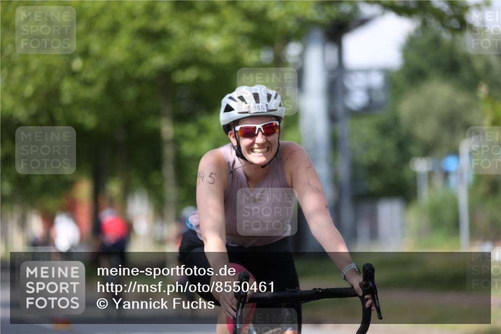 10.08.2025 - GEWOBA Citytriathlon Bremen Yannick Fuchs http://msf.ph/oto/8550461 10.08.2025 12:23:35 Radfahren 696, 746, 754, 797, 802, 831, 945, 953, 983 meine-sportfotos.de