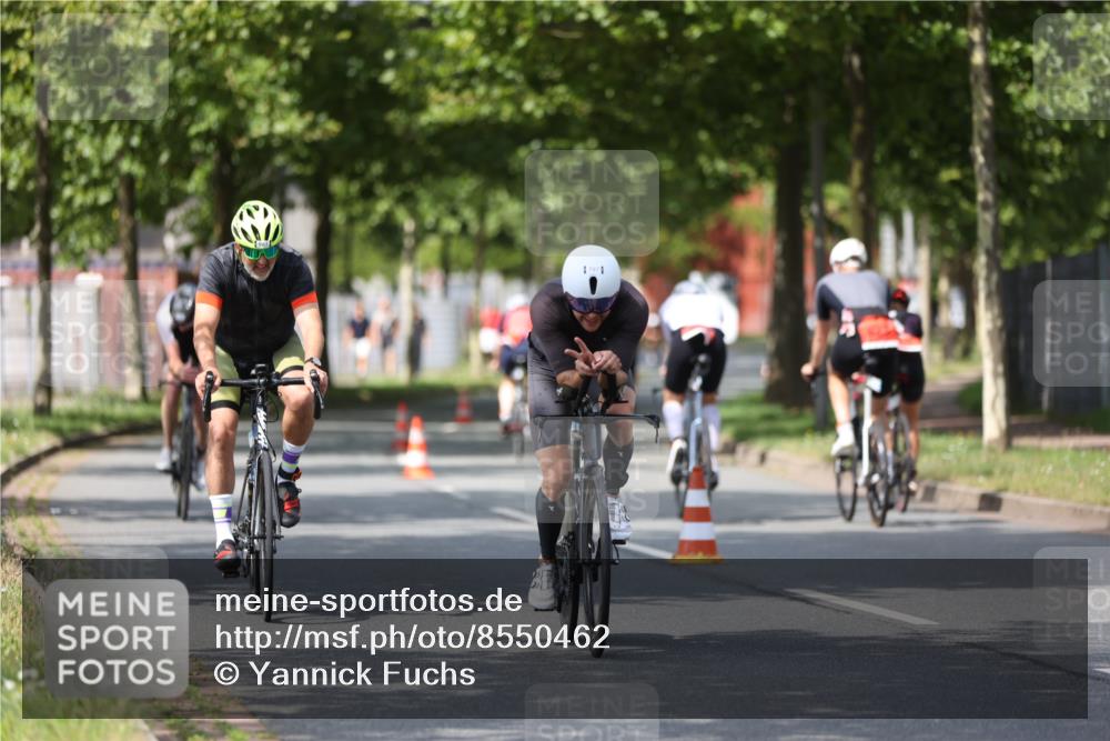 10.08.2025 - GEWOBA Citytriathlon Bremen Yannick Fuchs http://msf.ph/oto/8550462 10.08.2025 12:23:38 Radfahren 696, 746, 754, 797, 802, 831, 945, 983 meine-sportfotos.de