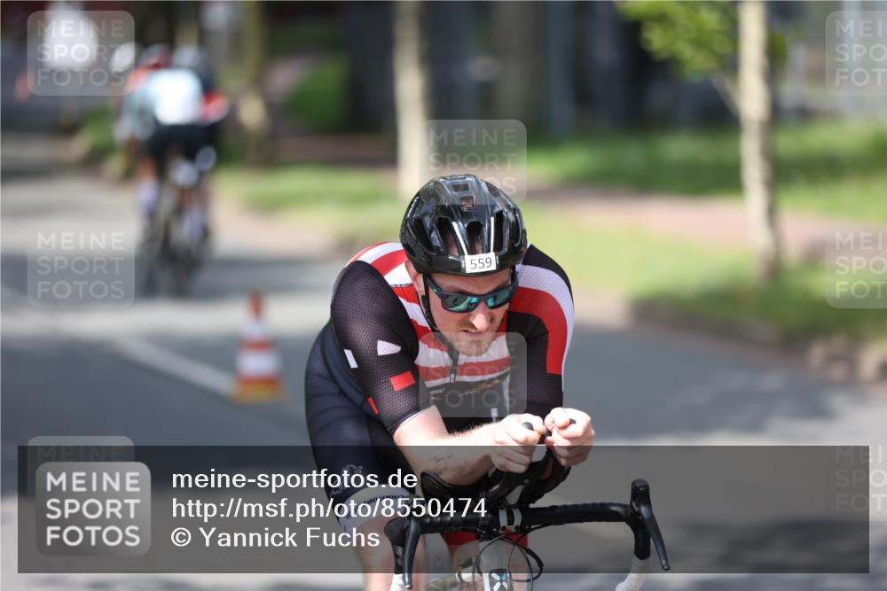 10.08.2025 - GEWOBA Citytriathlon Bremen Yannick Fuchs http://msf.ph/oto/8550474 10.08.2025 12:23:56 Radfahren 559, 614, 706, 721, 746, 815, 879 meine-sportfotos.de