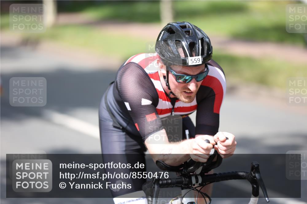 10.08.2025 - GEWOBA Citytriathlon Bremen Yannick Fuchs http://msf.ph/oto/8550476 10.08.2025 12:23:56 Radfahren 559, 614, 706, 721, 746, 815, 879 meine-sportfotos.de