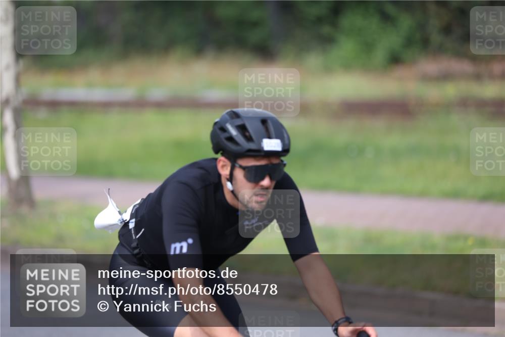 10.08.2025 - GEWOBA Citytriathlon Bremen Yannick Fuchs http://msf.ph/oto/8550478 10.08.2025 12:24:09 Radfahren 559, 614, 650, 706, 723, 815, 879, 944, 1028 meine-sportfotos.de