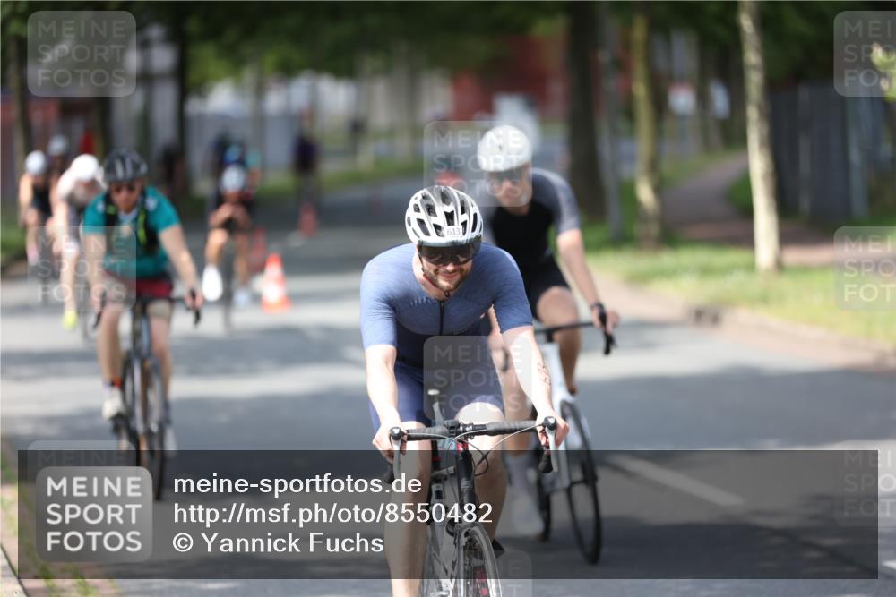 10.08.2025 - GEWOBA Citytriathlon Bremen Yannick Fuchs http://msf.ph/oto/8550482 10.08.2025 12:24:25 Radfahren 557, 613, 623, 650, 660, 705, 723, 724, 779, 809, 883, 925, 944, 964, 1036 meine-sportfotos.de