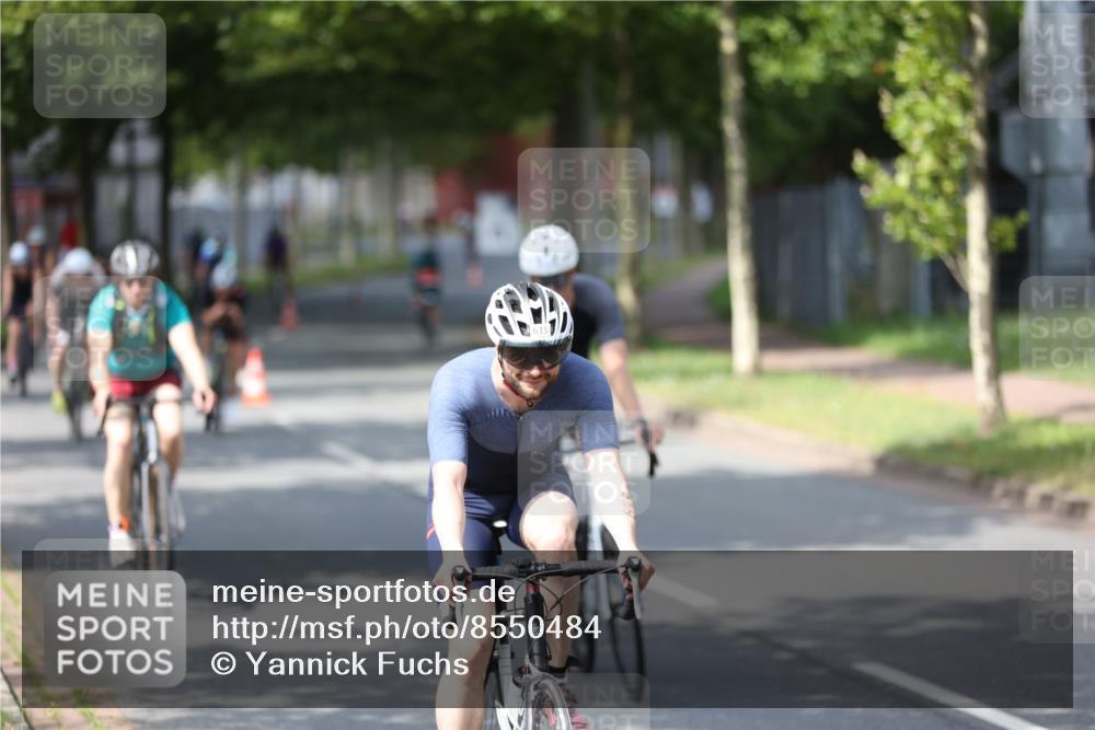 10.08.2025 - GEWOBA Citytriathlon Bremen Yannick Fuchs http://msf.ph/oto/8550484 10.08.2025 12:24:25 Radfahren 557, 613, 623, 650, 660, 705, 723, 724, 779, 809, 883, 925, 944, 964, 1036 meine-sportfotos.de