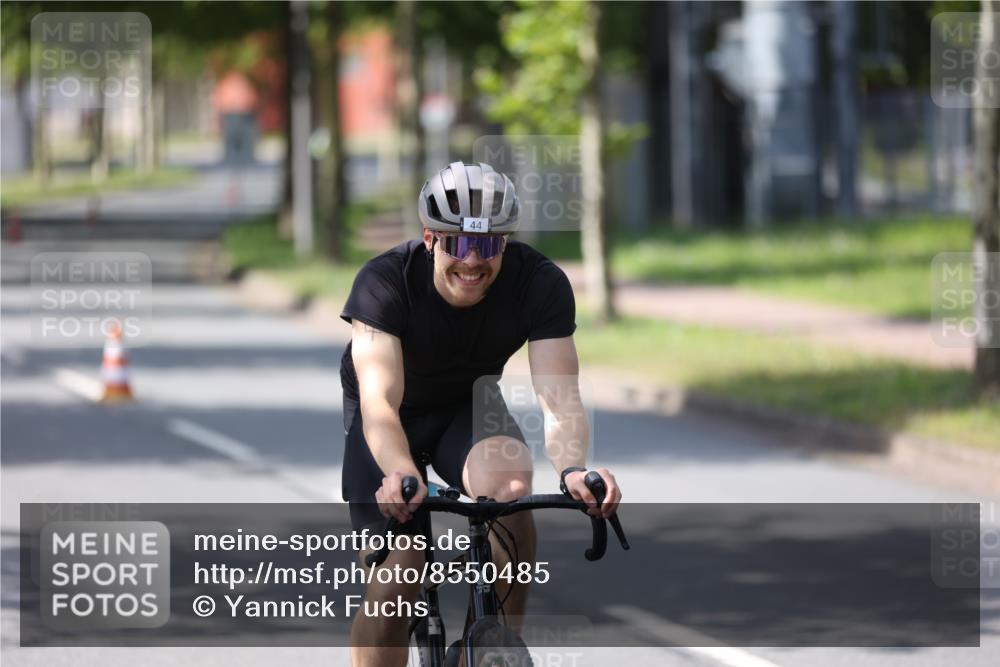 10.08.2025 - GEWOBA Citytriathlon Bremen Yannick Fuchs http://msf.ph/oto/8550485 10.08.2025 14:13:40 Radfahren 14, 26, 44, 112, 175 meine-sportfotos.de