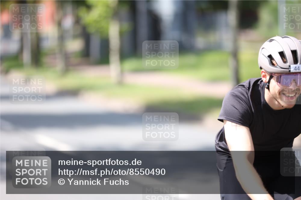 10.08.2025 - GEWOBA Citytriathlon Bremen Yannick Fuchs http://msf.ph/oto/8550490 10.08.2025 14:13:40 Radfahren 14, 26, 44, 112, 175 meine-sportfotos.de