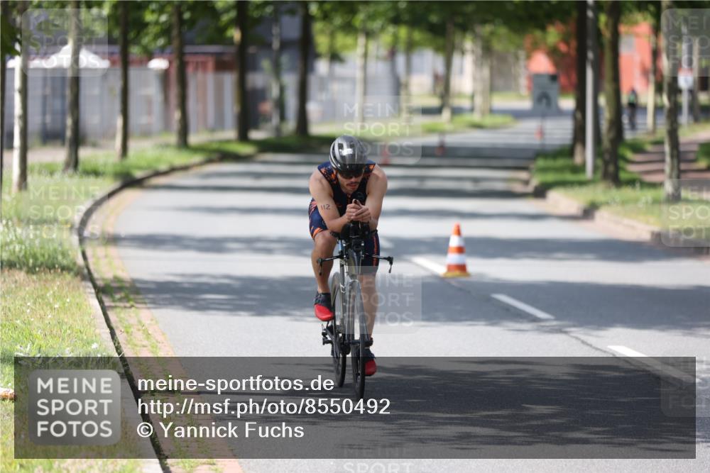 10.08.2025 - GEWOBA Citytriathlon Bremen Yannick Fuchs http://msf.ph/oto/8550492 10.08.2025 14:13:41 Radfahren 14, 44, 112 meine-sportfotos.de