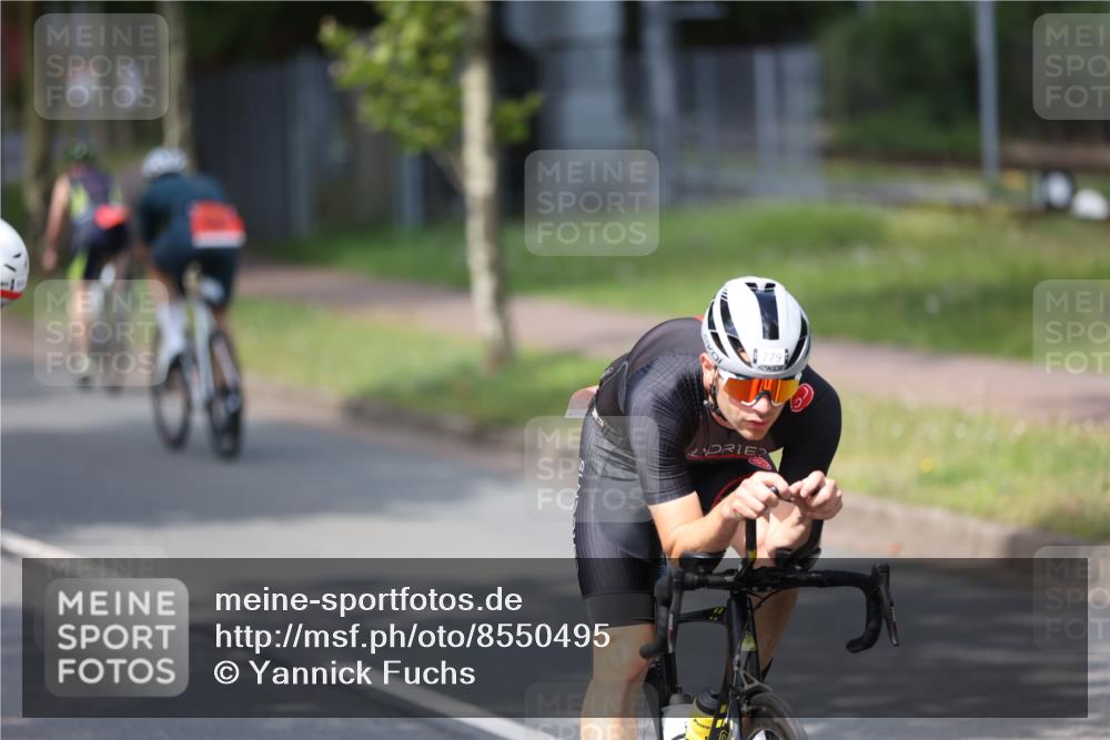 10.08.2025 - GEWOBA Citytriathlon Bremen Yannick Fuchs http://msf.ph/oto/8550495 10.08.2025 12:24:27 Radfahren 557, 613, 623, 650, 660, 705, 723, 724, 779, 809, 883, 925, 944, 964, 1006, 1036 meine-sportfotos.de