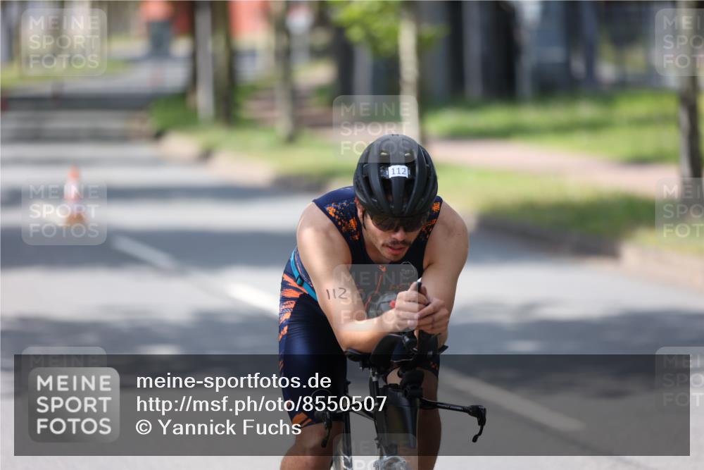 10.08.2025 - GEWOBA Citytriathlon Bremen Yannick Fuchs http://msf.ph/oto/8550507 10.08.2025 14:13:42 Radfahren 14, 44, 112 meine-sportfotos.de