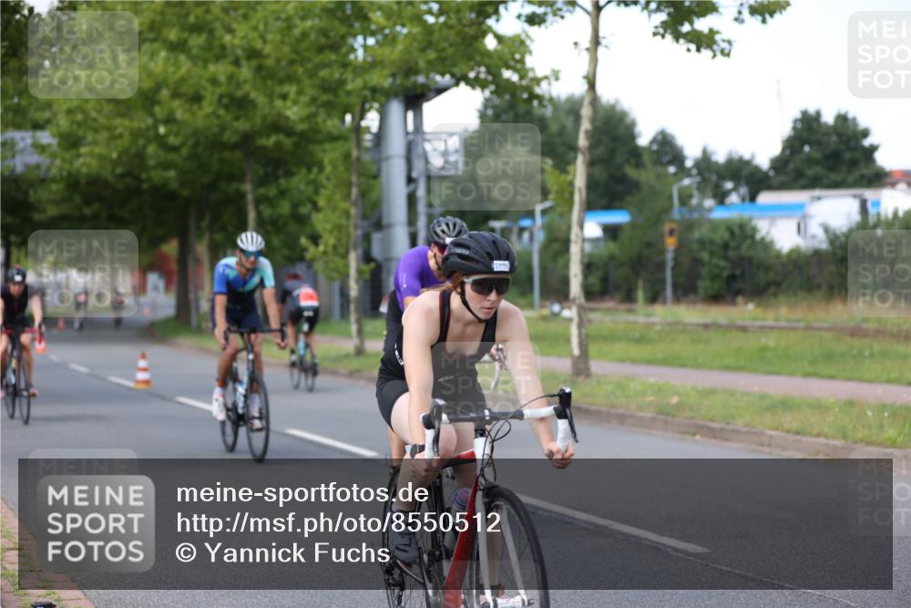 10.08.2025 - GEWOBA Citytriathlon Bremen Yannick Fuchs http://msf.ph/oto/8550512 10.08.2025 12:24:31 Radfahren 557, 597, 613, 623, 660, 672, 705, 723, 724, 779, 809, 883, 925, 944, 964, 1006, 1036 meine-sportfotos.de