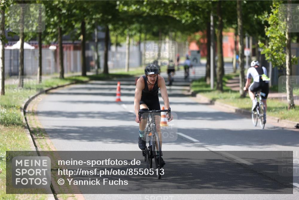 10.08.2025 - GEWOBA Citytriathlon Bremen Yannick Fuchs http://msf.ph/oto/8550513 10.08.2025 14:14:24 Radfahren 77, 93, 122 meine-sportfotos.de