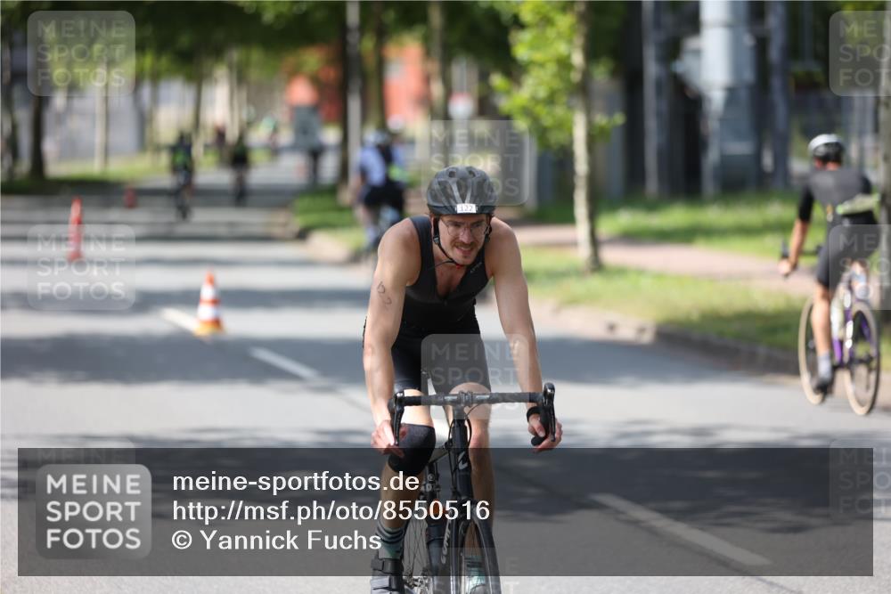 10.08.2025 - GEWOBA Citytriathlon Bremen Yannick Fuchs http://msf.ph/oto/8550516 10.08.2025 14:14:25 Radfahren 77, 93, 122 meine-sportfotos.de