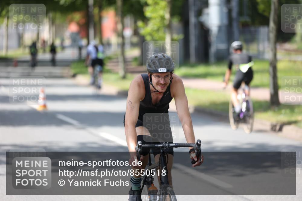 10.08.2025 - GEWOBA Citytriathlon Bremen Yannick Fuchs http://msf.ph/oto/8550518 10.08.2025 14:14:25 Radfahren 77, 93, 122 meine-sportfotos.de