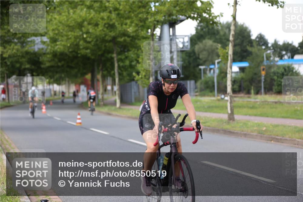 10.08.2025 - GEWOBA Citytriathlon Bremen Yannick Fuchs http://msf.ph/oto/8550519 10.08.2025 12:24:33 Radfahren 557, 597, 613, 623, 660, 672, 705, 724, 779, 809, 883, 925, 964, 1006, 1036 meine-sportfotos.de