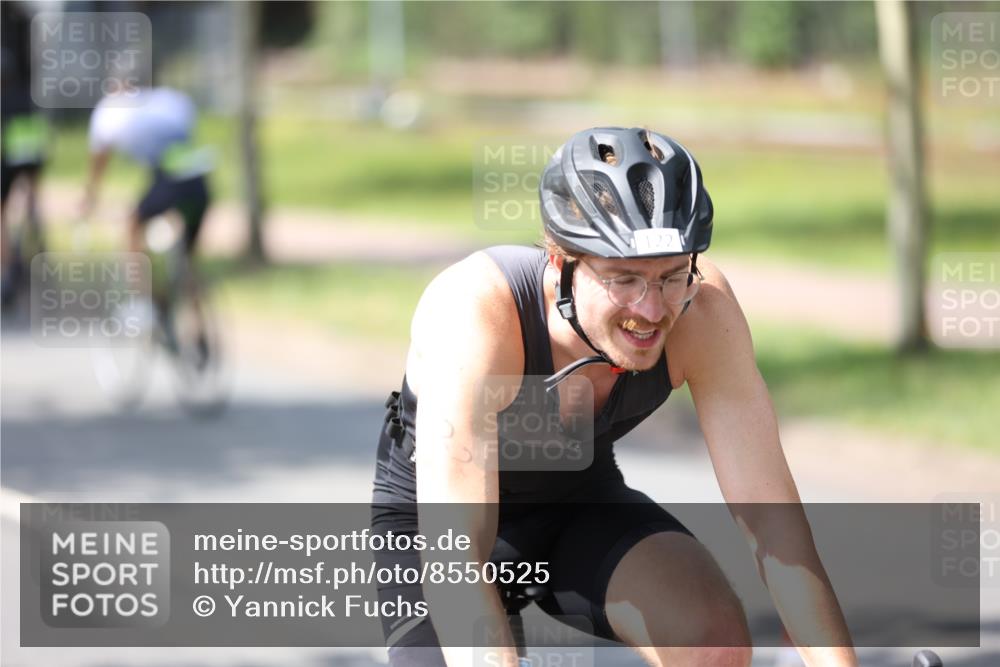10.08.2025 - GEWOBA Citytriathlon Bremen Yannick Fuchs http://msf.ph/oto/8550525 10.08.2025 14:14:25 Radfahren 77, 93, 122 meine-sportfotos.de