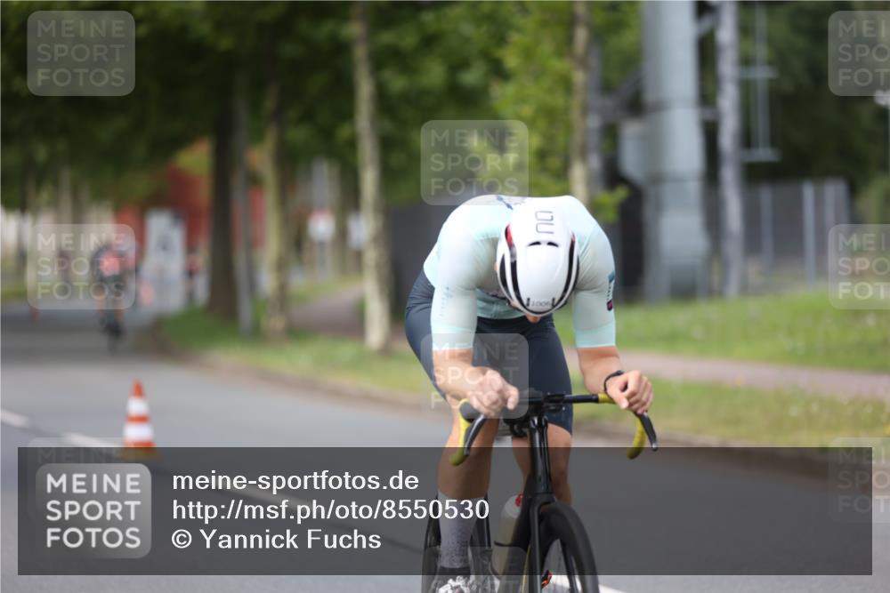 10.08.2025 - GEWOBA Citytriathlon Bremen Yannick Fuchs http://msf.ph/oto/8550530 10.08.2025 12:24:35 Radfahren 557, 597, 613, 623, 660, 672, 698, 705, 724, 779, 809, 883, 925, 964, 1006, 1036 meine-sportfotos.de