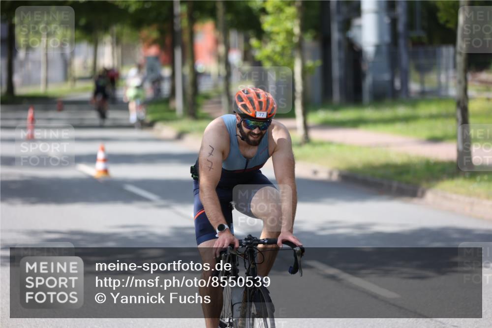 10.08.2025 - GEWOBA Citytriathlon Bremen Yannick Fuchs http://msf.ph/oto/8550539 10.08.2025 14:14:36 Radfahren 68, 77, 93, 96, 105, 113, 143 meine-sportfotos.de