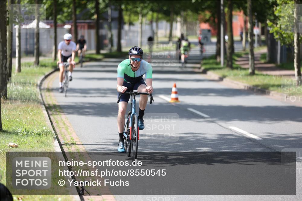 10.08.2025 - GEWOBA Citytriathlon Bremen Yannick Fuchs http://msf.ph/oto/8550545 10.08.2025 14:14:37 Radfahren 68, 77, 93, 96, 105, 113, 143 meine-sportfotos.de