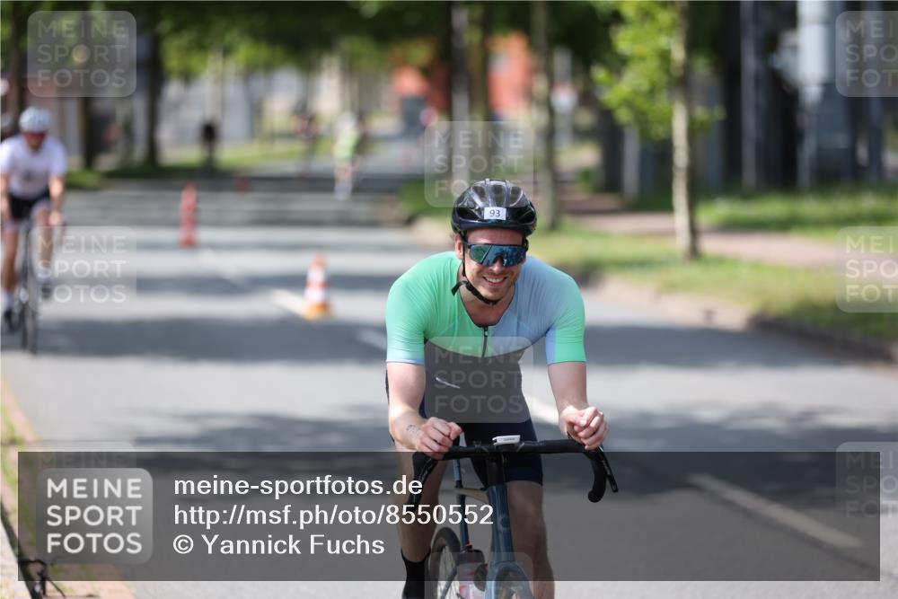 10.08.2025 - GEWOBA Citytriathlon Bremen Yannick Fuchs http://msf.ph/oto/8550552 10.08.2025 14:14:38 Radfahren 68, 77, 93, 96, 105, 113, 143 meine-sportfotos.de