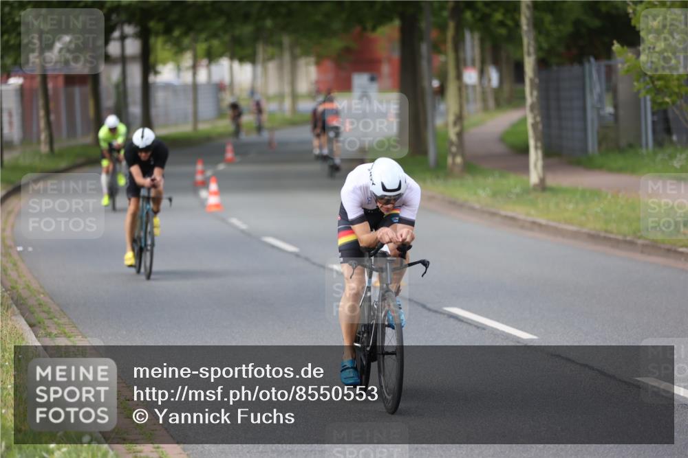 10.08.2025 - GEWOBA Citytriathlon Bremen Yannick Fuchs http://msf.ph/oto/8550553 10.08.2025 12:24:47 Radfahren 597, 660, 672, 698, 737, 880, 890, 896, 954, 955, 1006 meine-sportfotos.de