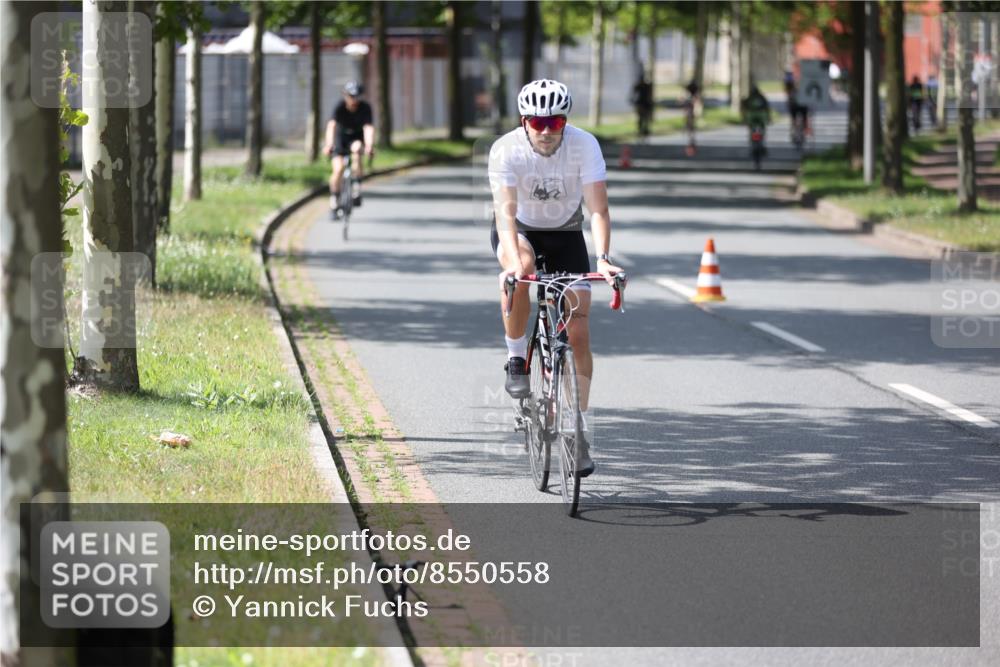 10.08.2025 - GEWOBA Citytriathlon Bremen Yannick Fuchs http://msf.ph/oto/8550558 10.08.2025 14:14:39 Radfahren 68, 77, 93, 96, 105, 113, 143 meine-sportfotos.de