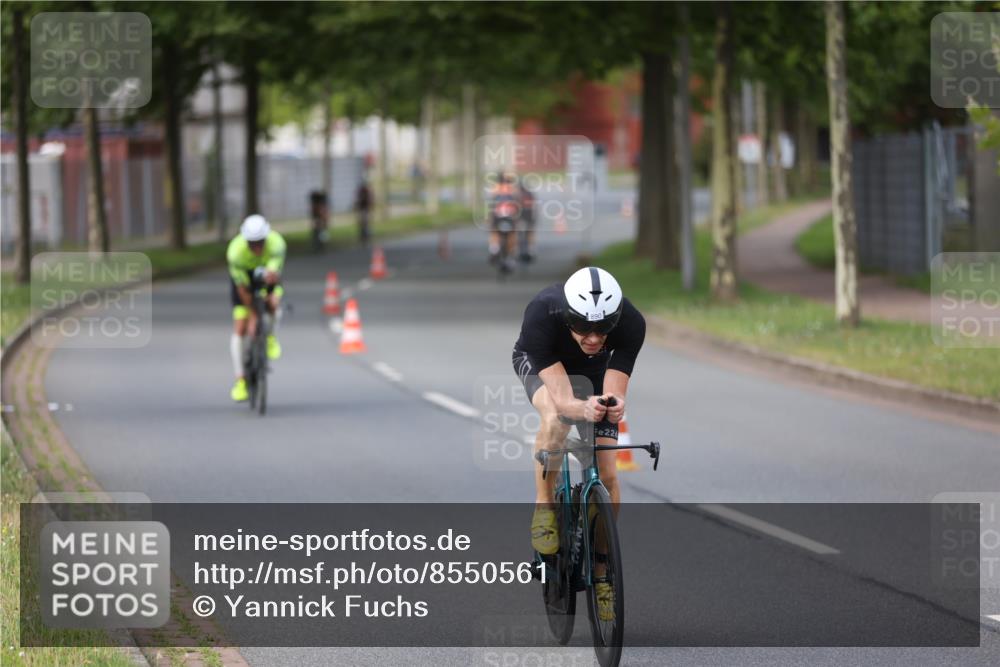 10.08.2025 - GEWOBA Citytriathlon Bremen Yannick Fuchs http://msf.ph/oto/8550561 10.08.2025 12:24:48 Radfahren 597, 660, 672, 698, 737, 880, 890, 896, 954, 955, 1006 meine-sportfotos.de