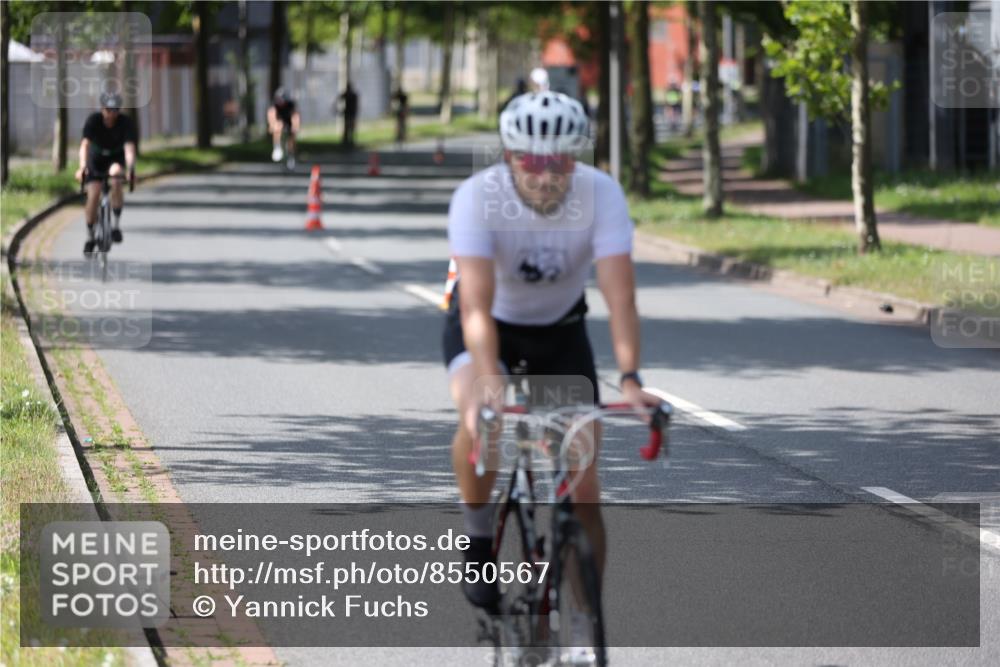 10.08.2025 - GEWOBA Citytriathlon Bremen Yannick Fuchs http://msf.ph/oto/8550567 10.08.2025 14:14:40 Radfahren 68, 77, 93, 96, 105, 113, 143 meine-sportfotos.de