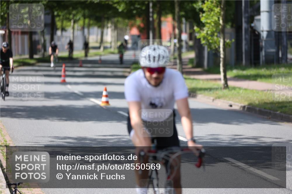 10.08.2025 - GEWOBA Citytriathlon Bremen Yannick Fuchs http://msf.ph/oto/8550569 10.08.2025 14:14:40 Radfahren 68, 77, 93, 96, 105, 113, 143 meine-sportfotos.de