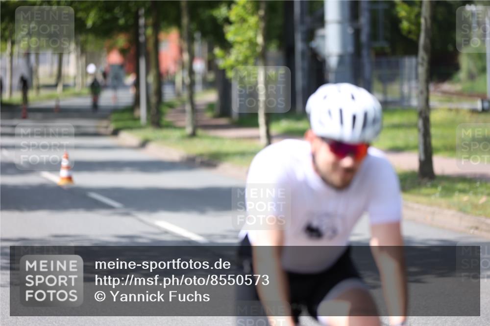 10.08.2025 - GEWOBA Citytriathlon Bremen Yannick Fuchs http://msf.ph/oto/8550573 10.08.2025 14:14:41 Radfahren 68, 77, 93, 96, 105, 113, 143 meine-sportfotos.de