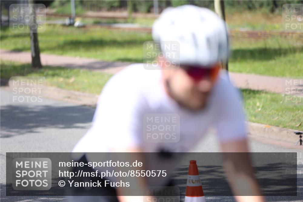 10.08.2025 - GEWOBA Citytriathlon Bremen Yannick Fuchs http://msf.ph/oto/8550575 10.08.2025 14:14:41 Radfahren 68, 77, 93, 96, 105, 113, 143 meine-sportfotos.de