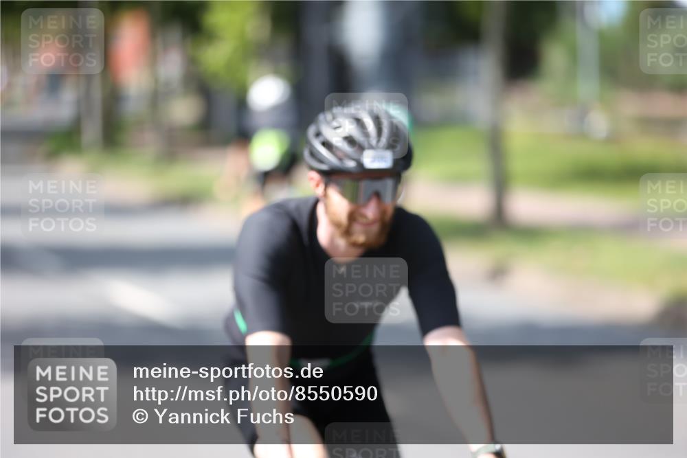 10.08.2025 - GEWOBA Citytriathlon Bremen Yannick Fuchs http://msf.ph/oto/8550590 10.08.2025 14:14:43 Radfahren 37, 68, 77, 93, 96, 105, 113, 143 meine-sportfotos.de