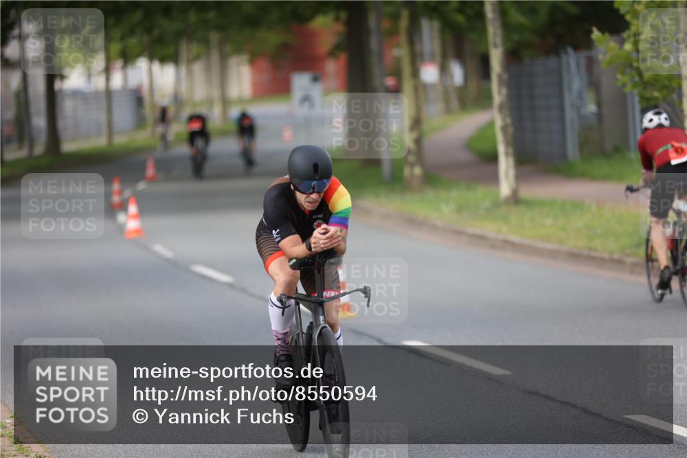10.08.2025 - GEWOBA Citytriathlon Bremen Yannick Fuchs http://msf.ph/oto/8550594 10.08.2025 12:24:58 Radfahren 698, 737, 814, 880, 890, 896, 954, 955, 958 meine-sportfotos.de