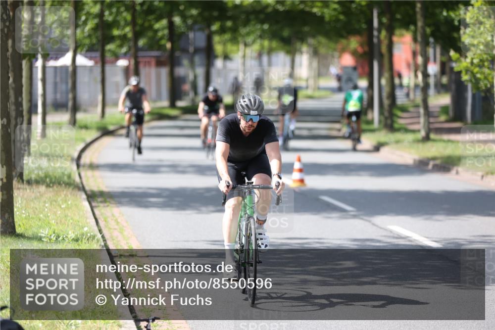10.08.2025 - GEWOBA Citytriathlon Bremen Yannick Fuchs http://msf.ph/oto/8550596 10.08.2025 14:14:46 Radfahren 37, 68, 77, 82, 93, 96, 105, 113, 143 meine-sportfotos.de