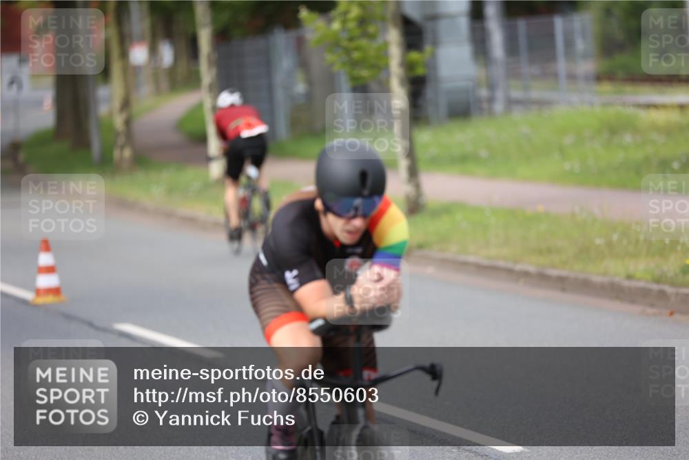 10.08.2025 - GEWOBA Citytriathlon Bremen Yannick Fuchs http://msf.ph/oto/8550603 10.08.2025 12:24:59 Radfahren 698, 737, 814, 880, 890, 896, 954, 955, 958 meine-sportfotos.de