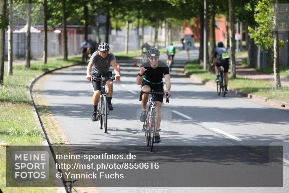 10.08.2025 - GEWOBA Citytriathlon Bremen Yannick Fuchs http://msf.ph/oto/8550616 10.08.2025 14:14:49 Radfahren 37, 68, 82, 93, 96, 105, 113, 143, 226 meine-sportfotos.de