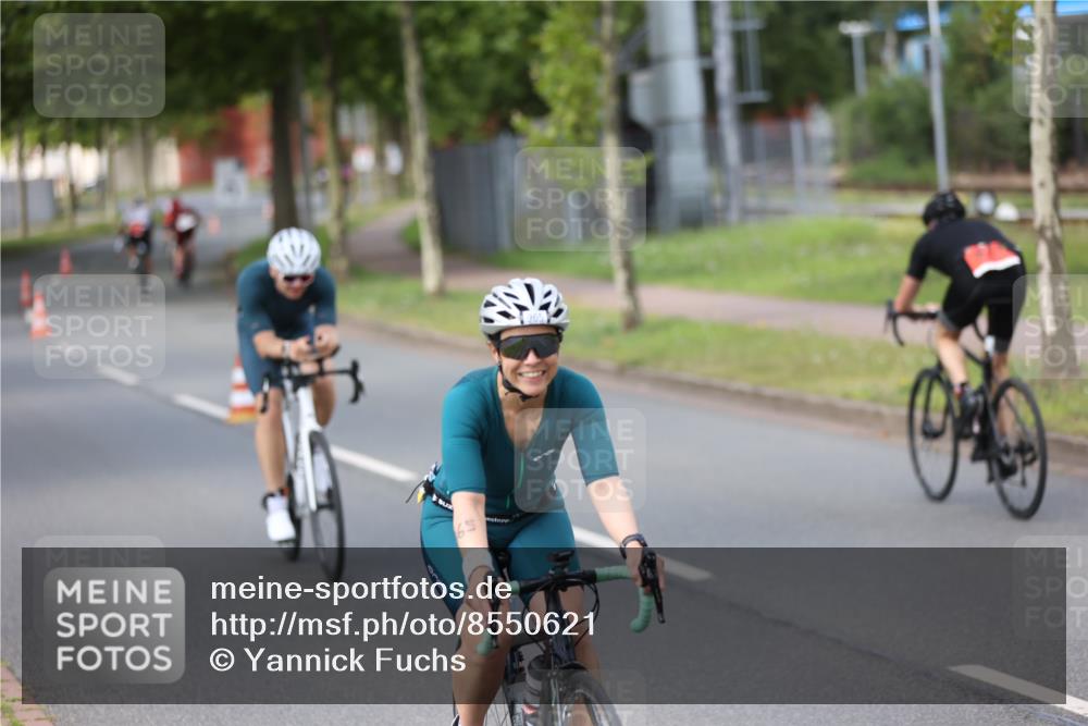 10.08.2025 - GEWOBA Citytriathlon Bremen Yannick Fuchs http://msf.ph/oto/8550621 10.08.2025 12:25:15 Radfahren 595, 619, 908, 958, 965, 1024 meine-sportfotos.de