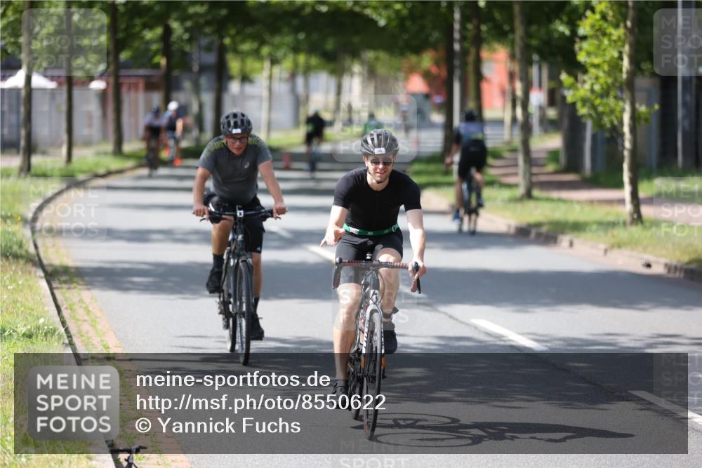 10.08.2025 - GEWOBA Citytriathlon Bremen Yannick Fuchs http://msf.ph/oto/8550622 10.08.2025 14:14:49 Radfahren 37, 68, 82, 93, 96, 105, 113, 143, 226 meine-sportfotos.de