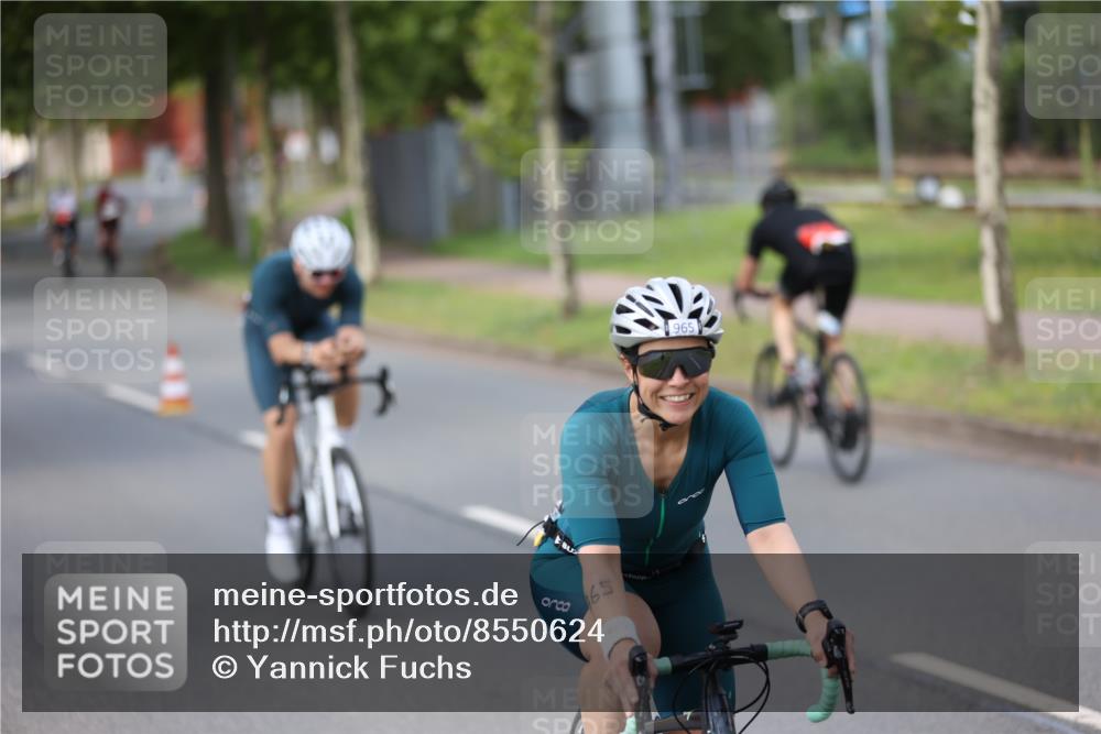 10.08.2025 - GEWOBA Citytriathlon Bremen Yannick Fuchs http://msf.ph/oto/8550624 10.08.2025 12:25:15 Radfahren 595, 619, 908, 958, 965, 1024 meine-sportfotos.de