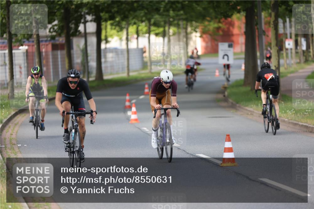 10.08.2025 - GEWOBA Citytriathlon Bremen Yannick Fuchs http://msf.ph/oto/8550631 10.08.2025 12:25:17 Radfahren 595, 619, 908, 958, 965, 1024 meine-sportfotos.de