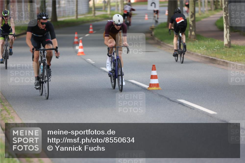 10.08.2025 - GEWOBA Citytriathlon Bremen Yannick Fuchs http://msf.ph/oto/8550634 10.08.2025 12:25:18 Radfahren 595, 619, 908, 958, 965, 1024 meine-sportfotos.de