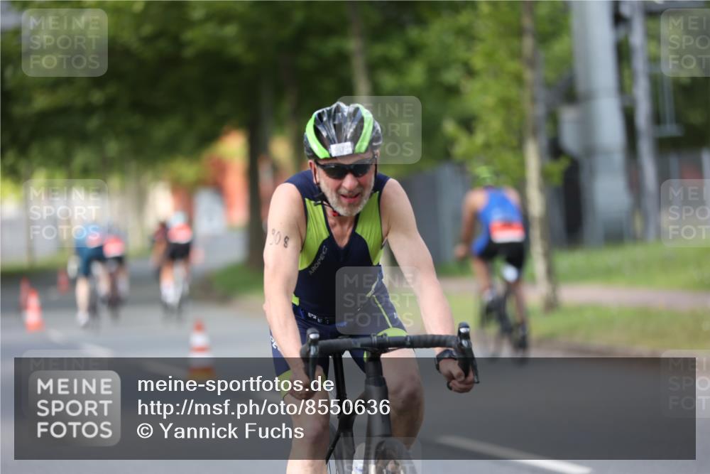 10.08.2025 - GEWOBA Citytriathlon Bremen Yannick Fuchs http://msf.ph/oto/8550636 10.08.2025 12:25:21 Radfahren 595, 619, 908, 958, 965, 1024 meine-sportfotos.de