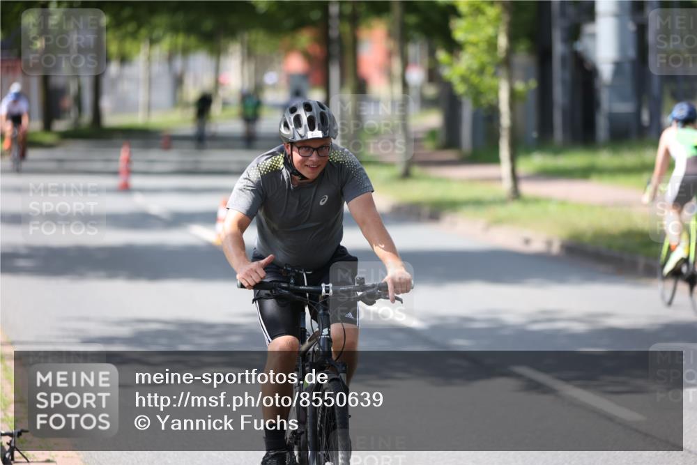 10.08.2025 - GEWOBA Citytriathlon Bremen Yannick Fuchs http://msf.ph/oto/8550639 10.08.2025 14:14:50 Radfahren 37, 68, 82, 96, 105, 113, 143, 226 meine-sportfotos.de