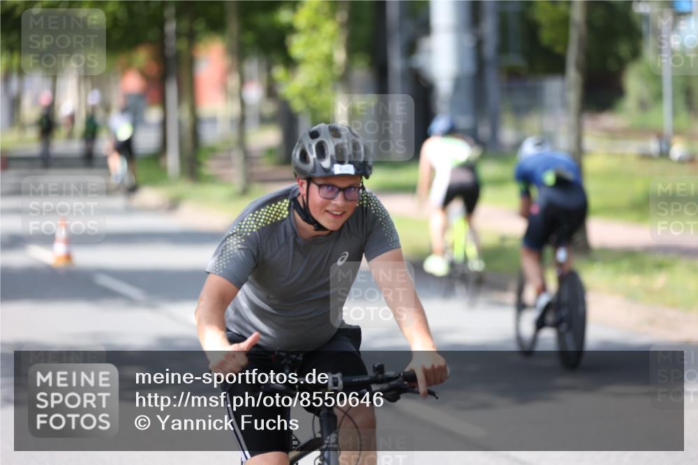 10.08.2025 - GEWOBA Citytriathlon Bremen Yannick Fuchs http://msf.ph/oto/8550646 10.08.2025 14:14:50 Radfahren 37, 68, 82, 96, 105, 113, 143, 226 meine-sportfotos.de